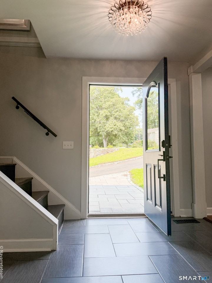 17 Kingsbury Rd - Photo 2 of 35