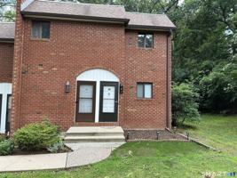 featured image of 550 Darling St #5H