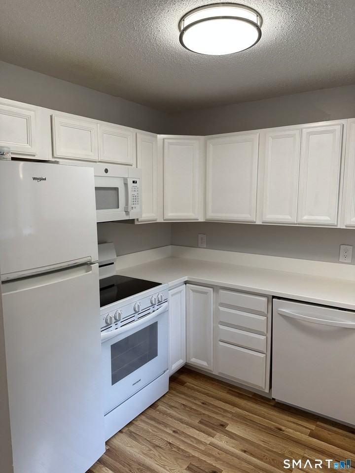 550 Darling St #5H - Photo 7 of 19