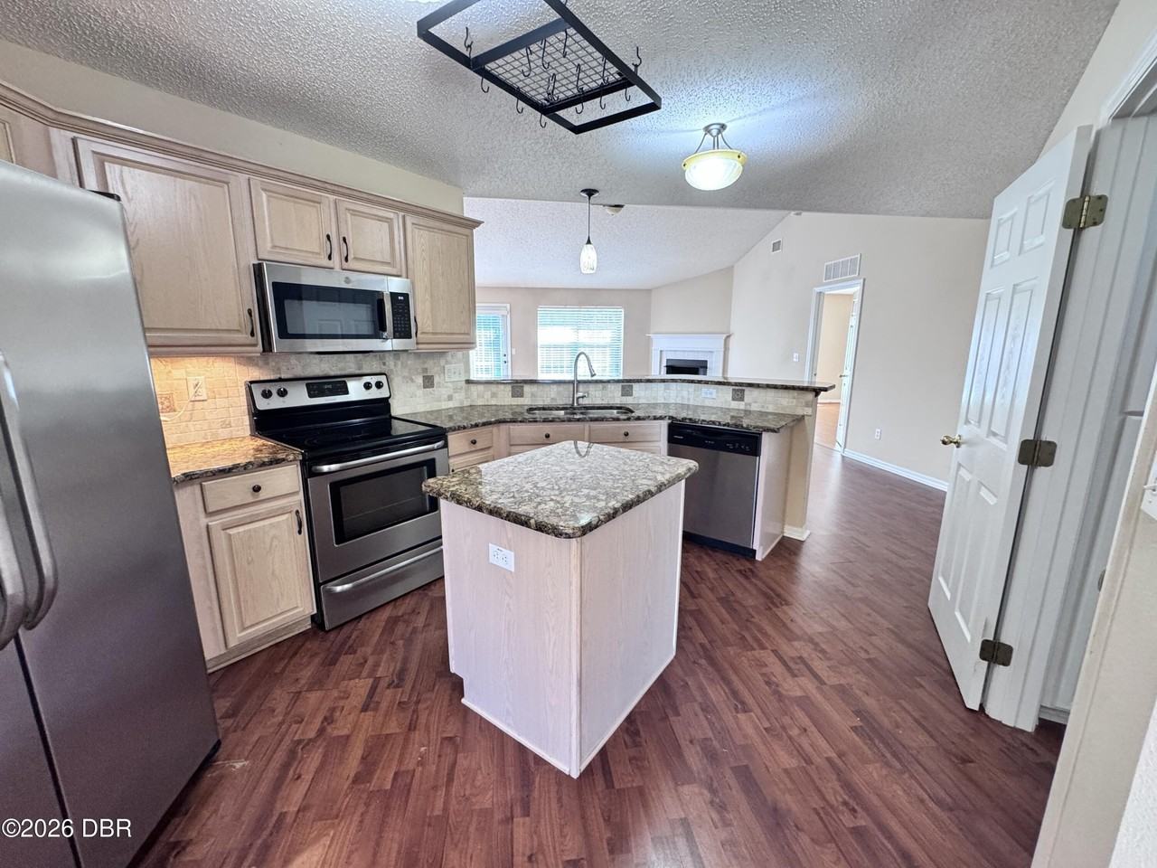 3 Biddle Pl - Photo 6 of 31