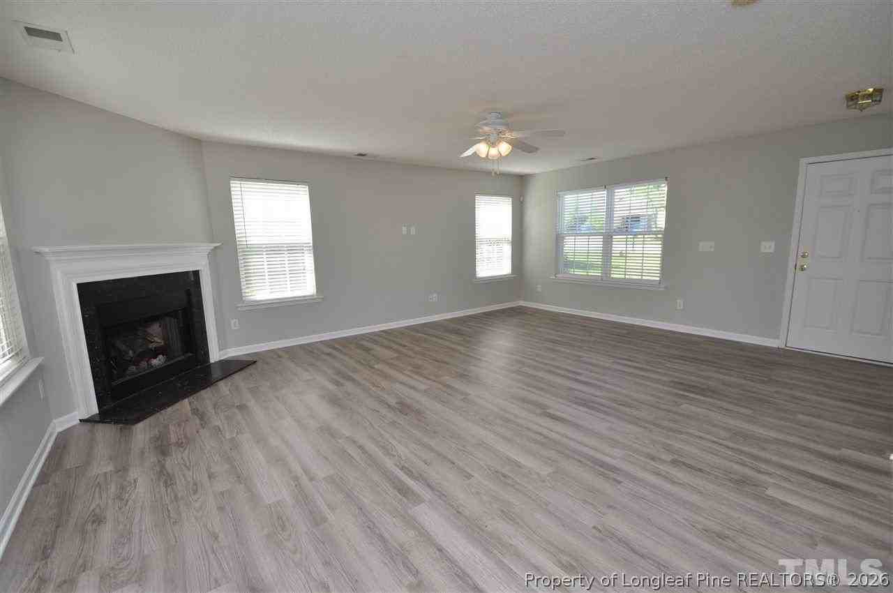 5909 Rivercliff Ct - Photo 4 of 21