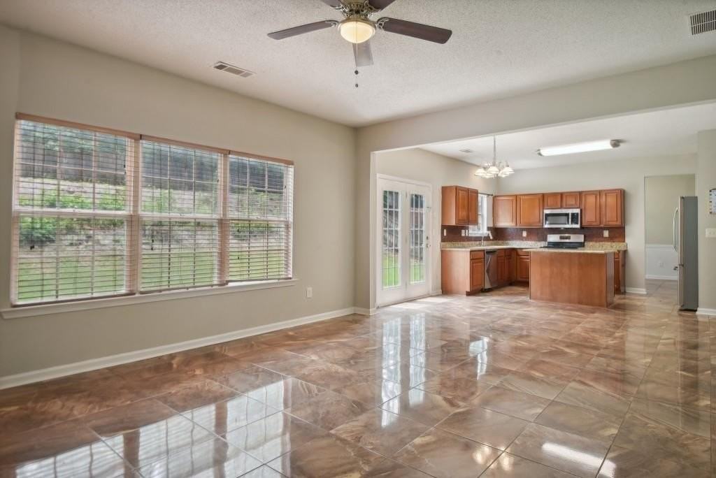 2455 Beckenham Pl - Photo 7 of 19