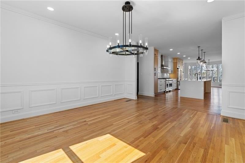 350 Kelson Dr - Photo 7 of 50