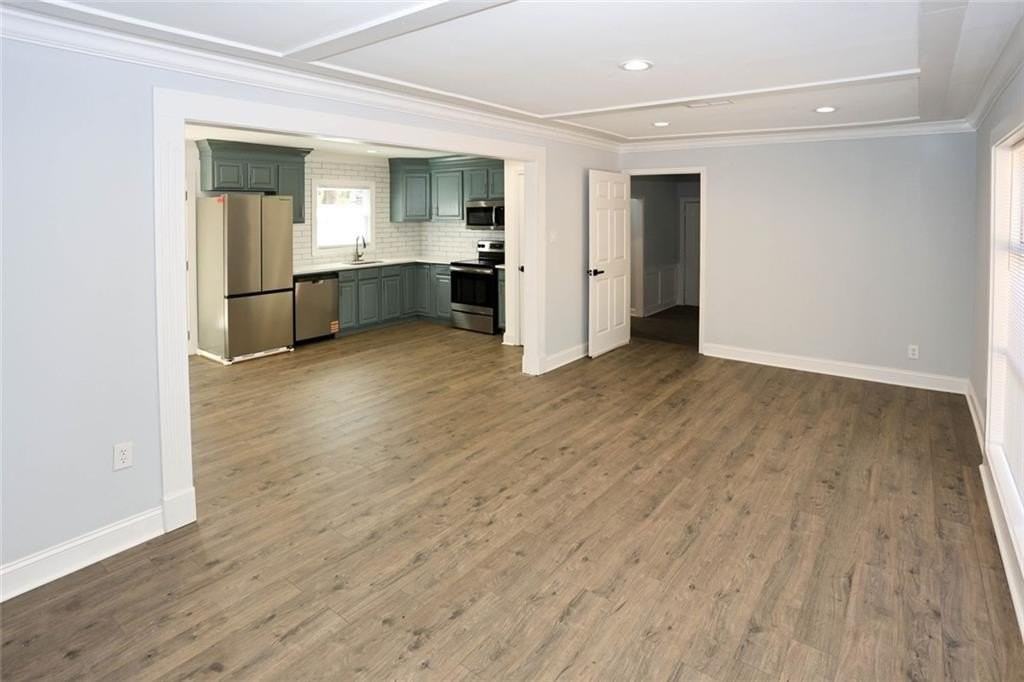 1508 Peachcrest Rd - Photo 3 of 26