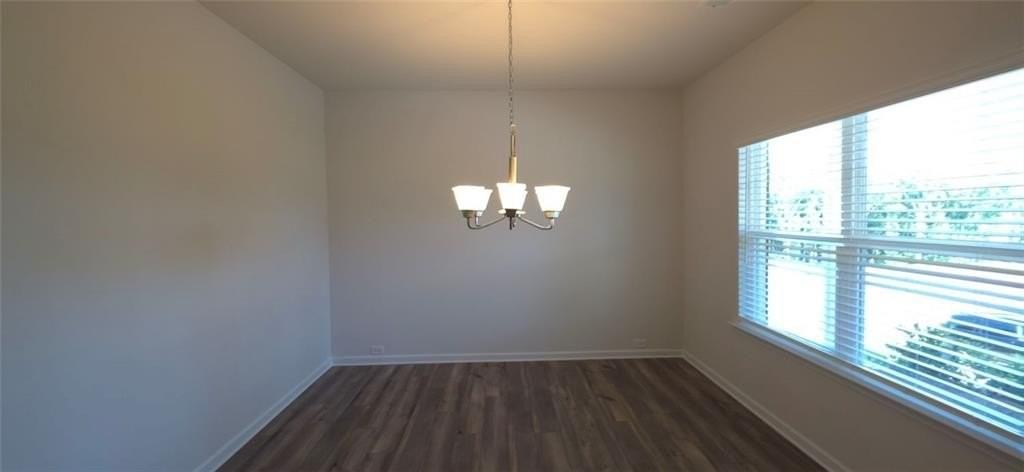 523 Grover St - Photo 2 of 19