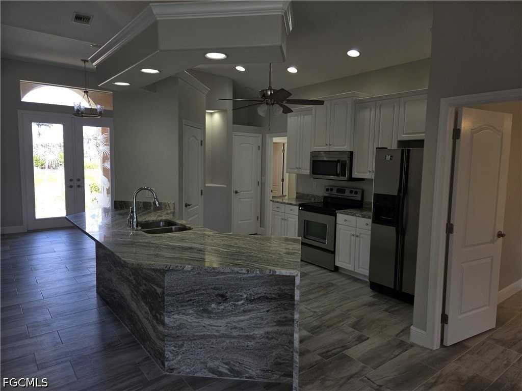3620 Nw 3rd Ter - Photo 4 of 27