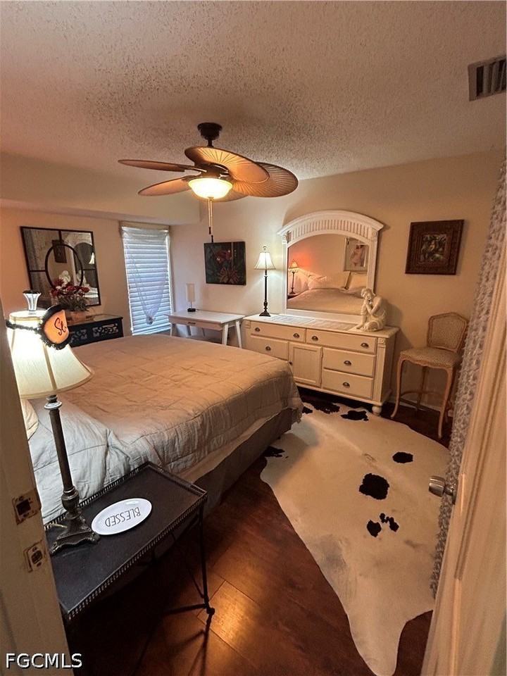 9310 Carolina St - Photo 3 of 19