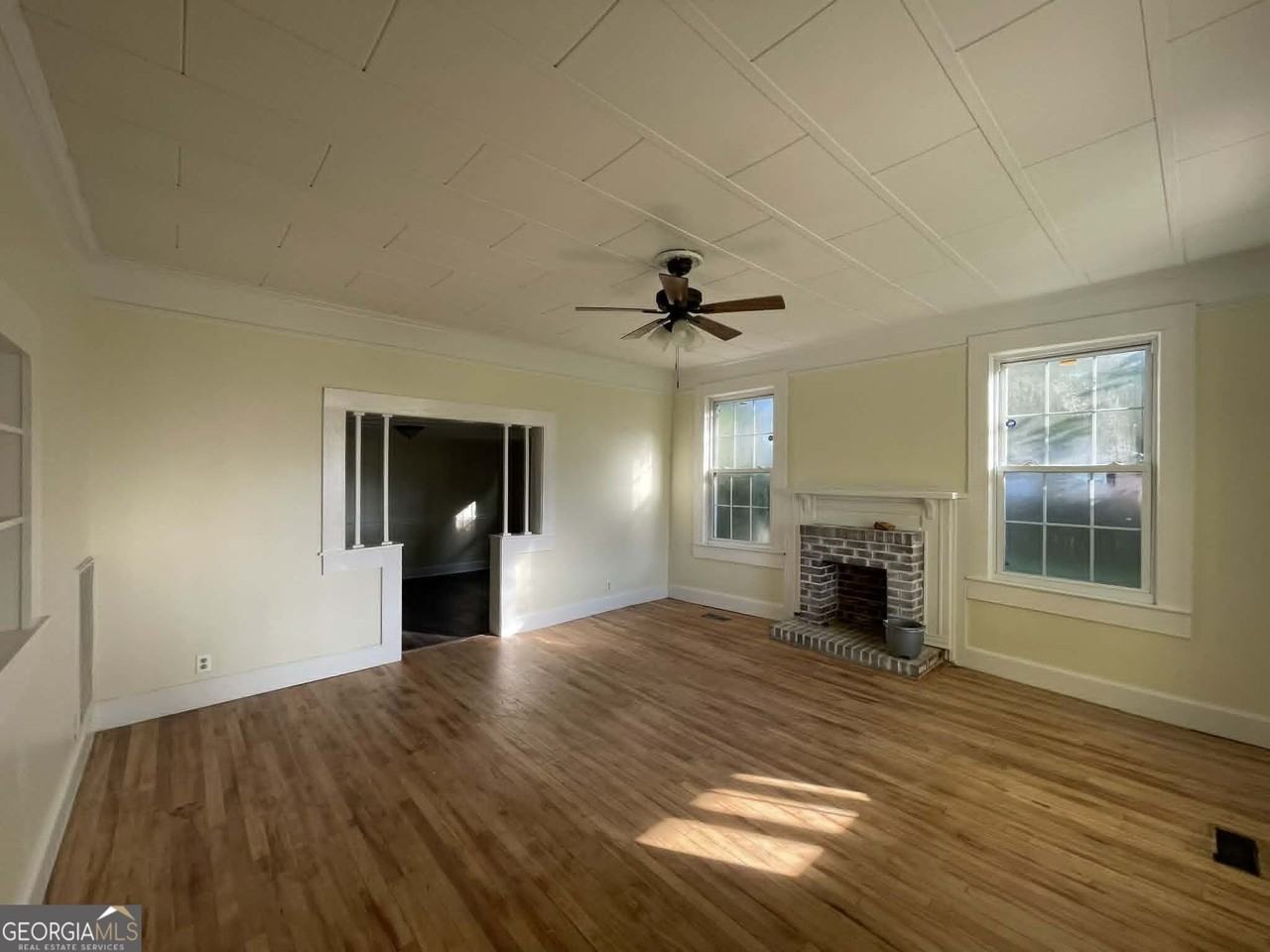 1287 3rd St - Photo 2 of 15