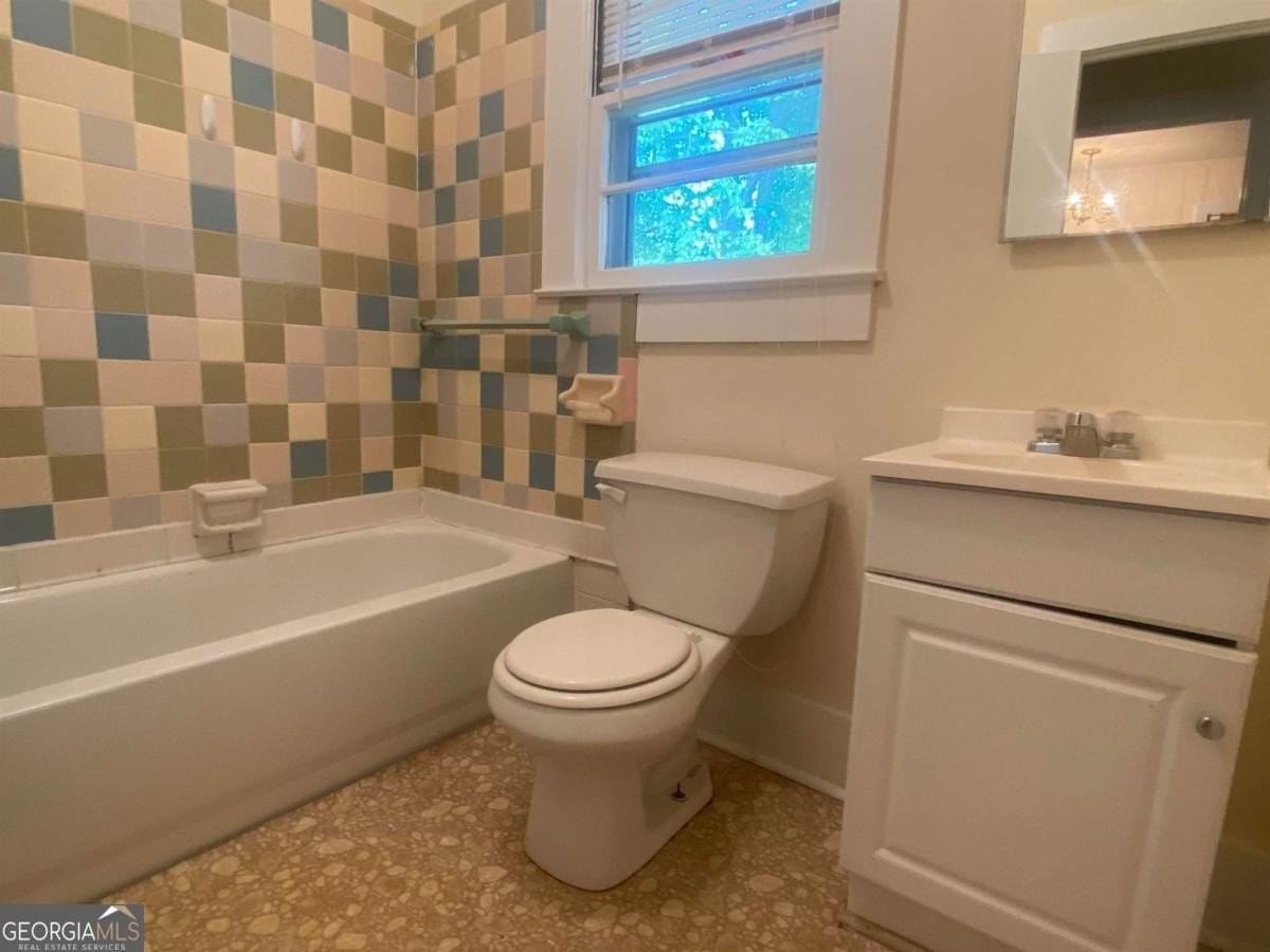 68 Condor St - Photo 3 of 8