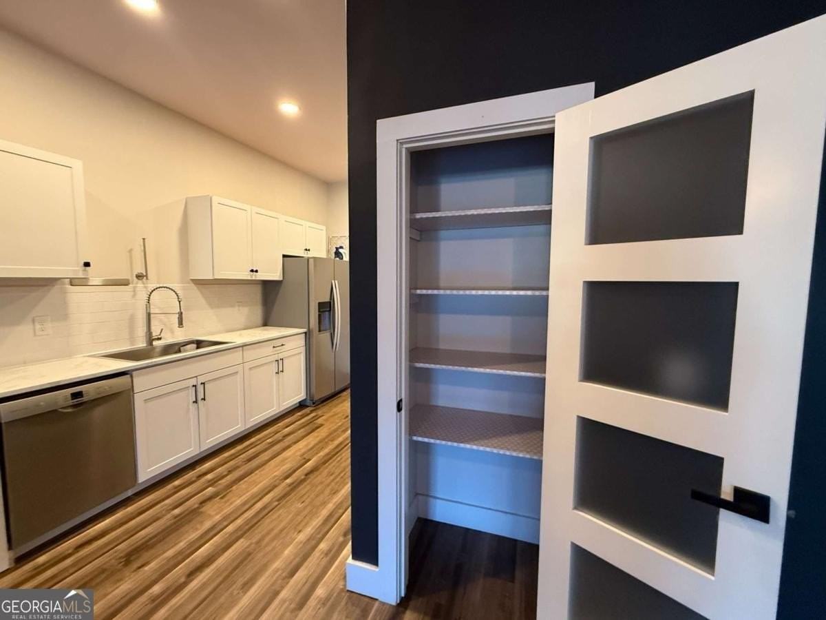 95 W Franklin St #B - Photo 5 of 9
