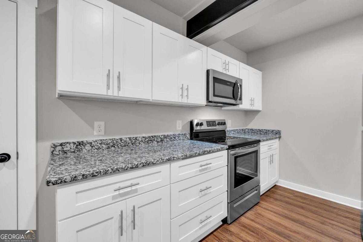 86 S Forest Ave #B - Photo 5 of 19