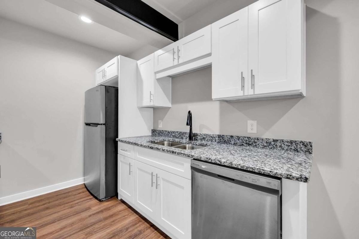 86 S Forest Ave #B - Photo 6 of 19