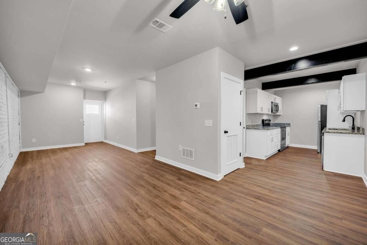 86 S Forest Ave #B - Photo 7 of 19