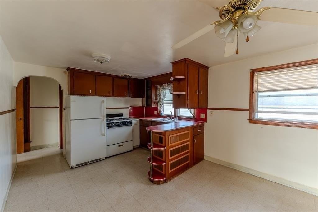 302 N Nanticoke Ave #3 - Photo 2 of 12