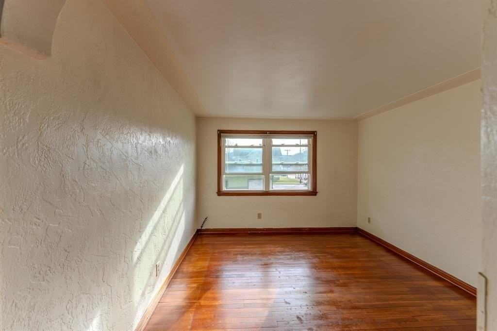 302 N Nanticoke Ave #3 - Photo 4 of 12