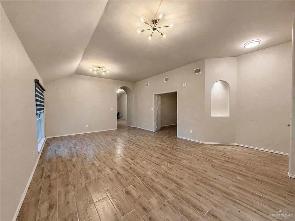 3406 Santa Inez St - Photo 4 of 16