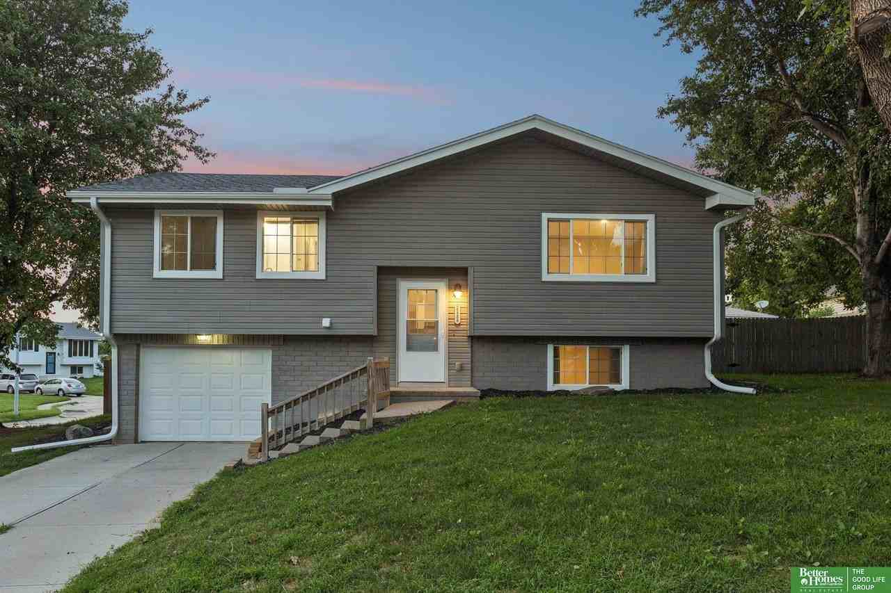 21208 Palomino Rd - Photo 2 of 32