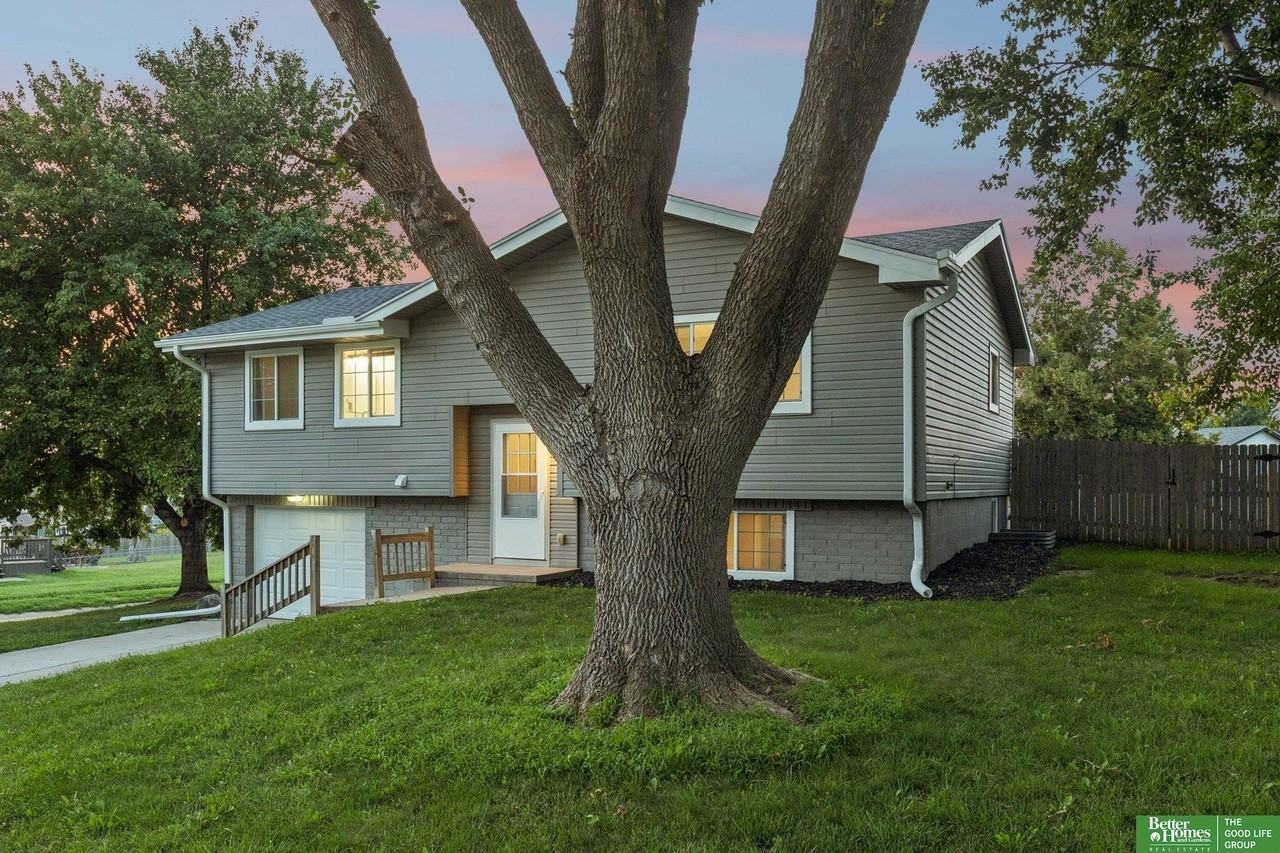 21208 Palomino Rd - Photo 3 of 32