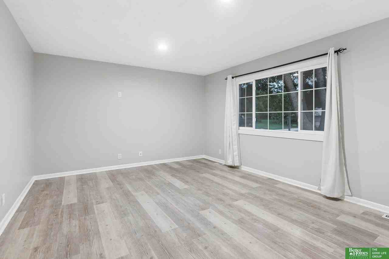 21208 Palomino Rd - Photo 4 of 32