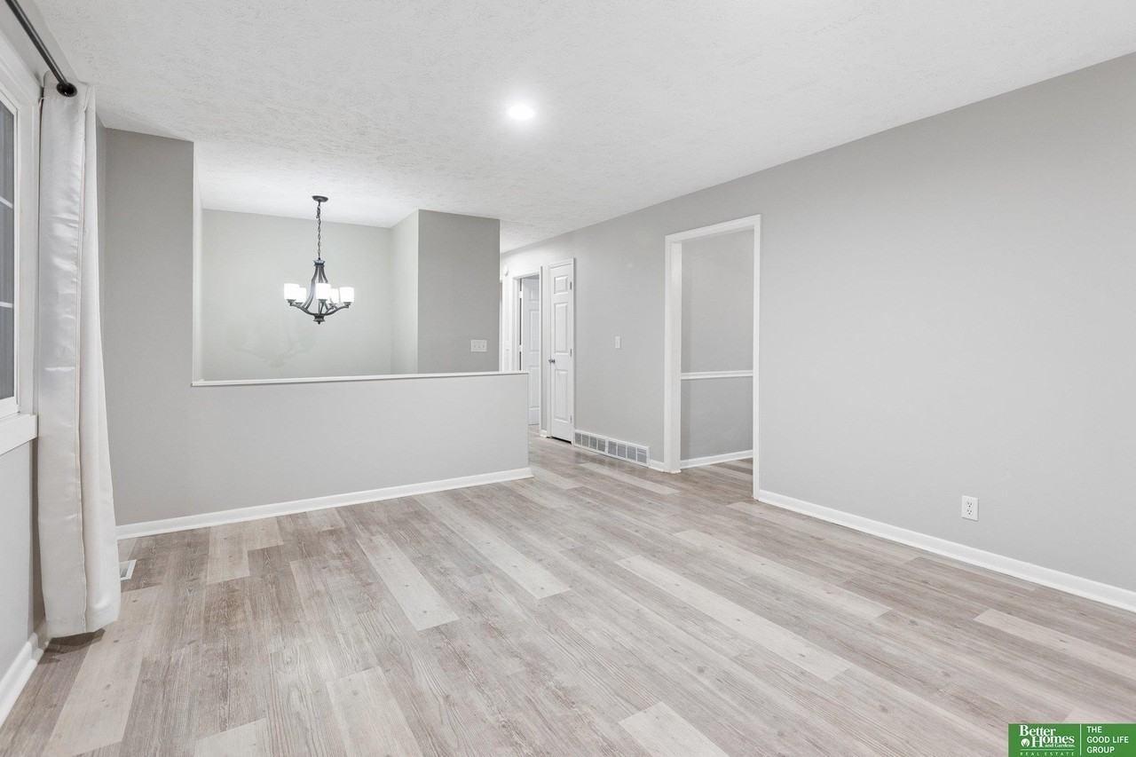 21208 Palomino Rd - Photo 7 of 32