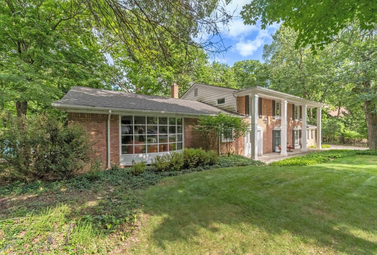 34150 Hunters Row - Photo 2 of 50