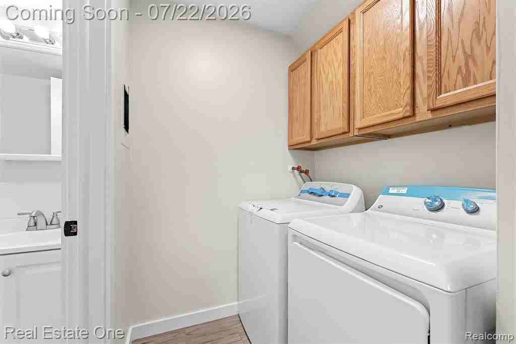 15588 Dupage Blvd - Photo 5 of 16