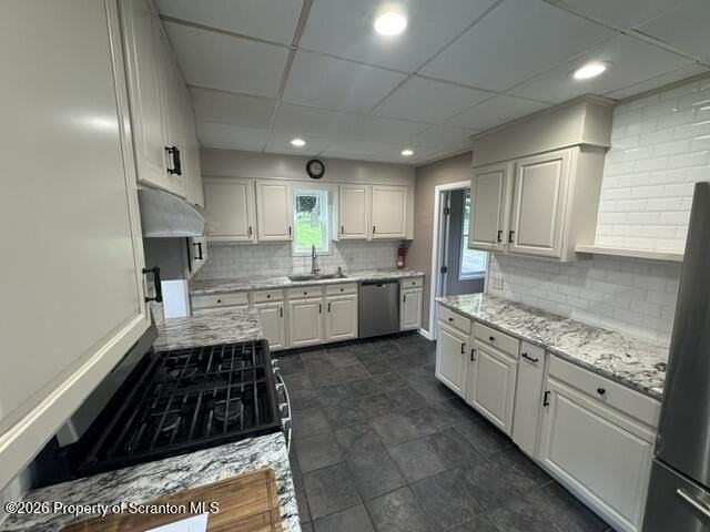302 Center St - Photo 6 of 26