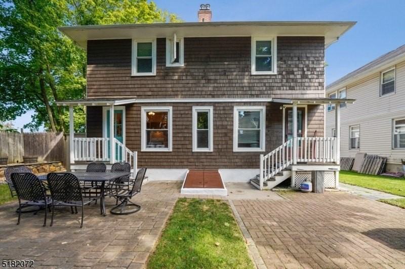 8 Oak Grove Rd #2 - Photo 3 of 17