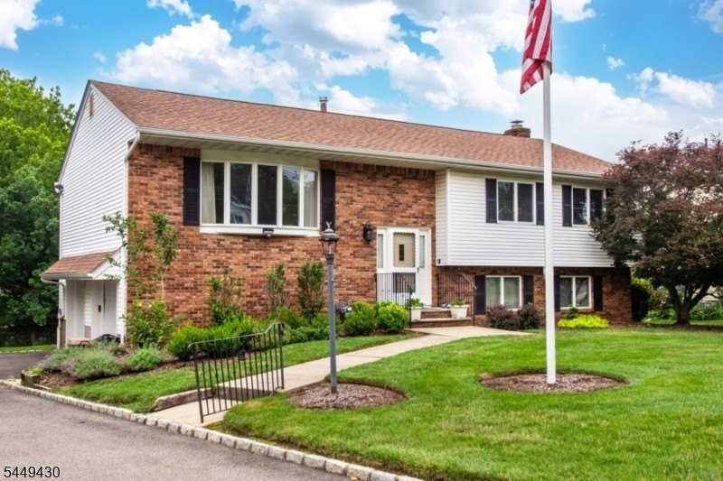 14 Hinchman Ave - Photo 2 of 22