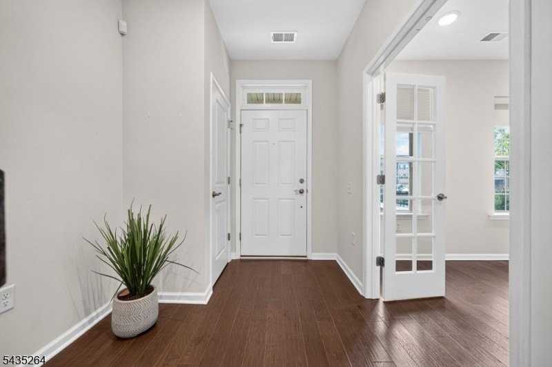 18 Cortland Ct-Unit A - Photo 2 of 34
