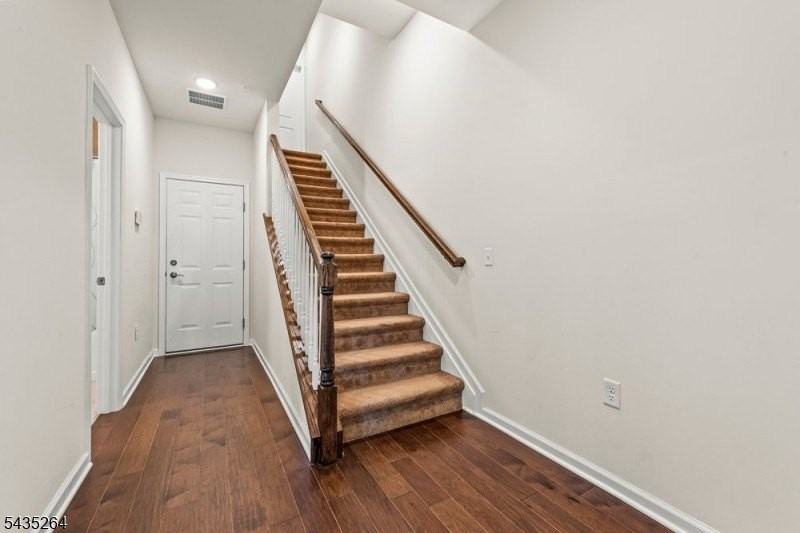 18 Cortland Ct-Unit A - Photo 4 of 34