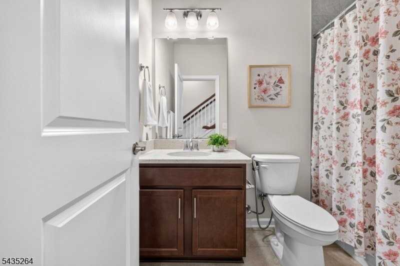 18 Cortland Ct-Unit A - Photo 7 of 34