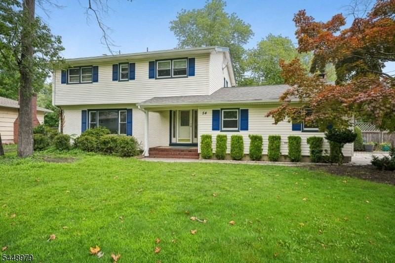 54 Canterbury Dr - Photo 2 of 34
