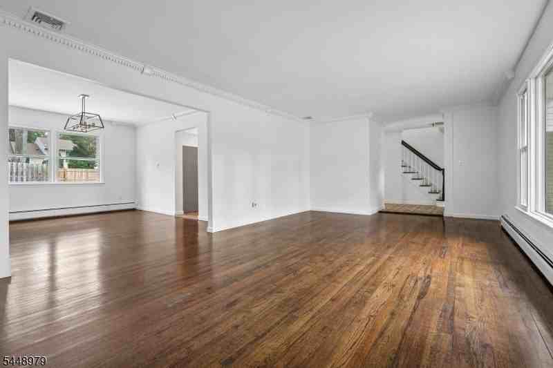 54 Canterbury Dr - Photo 5 of 34