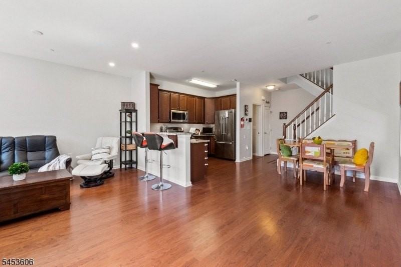 104 Birch Ct - Photo 3 of 16