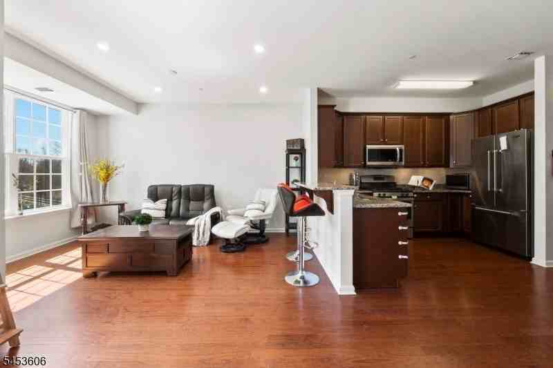 104 Birch Ct - Photo 6 of 16