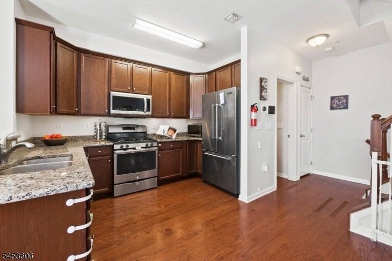 104 Birch Ct - Photo 7 of 16