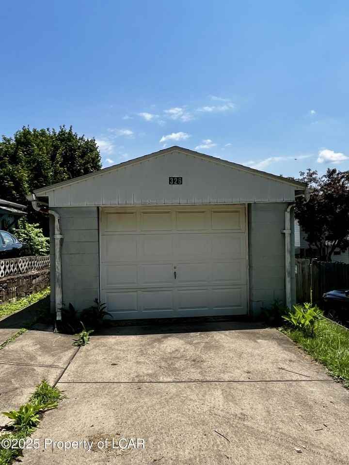 326 W Main St - Photo 2 of 11