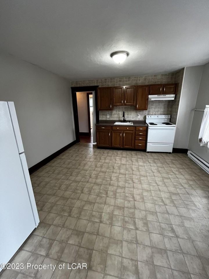 210 Fairchild St #2 - Photo 4 of 10