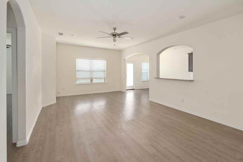 117 Willowbend Loop - Photo 4 of 26