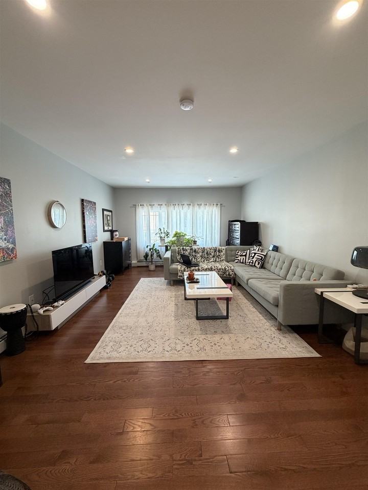 195 Hutton St #1 - Photo 3 of 15