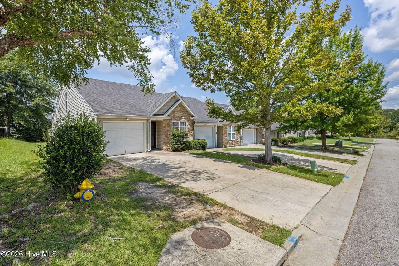 435 Northrop Pl - Photo 2 of 30