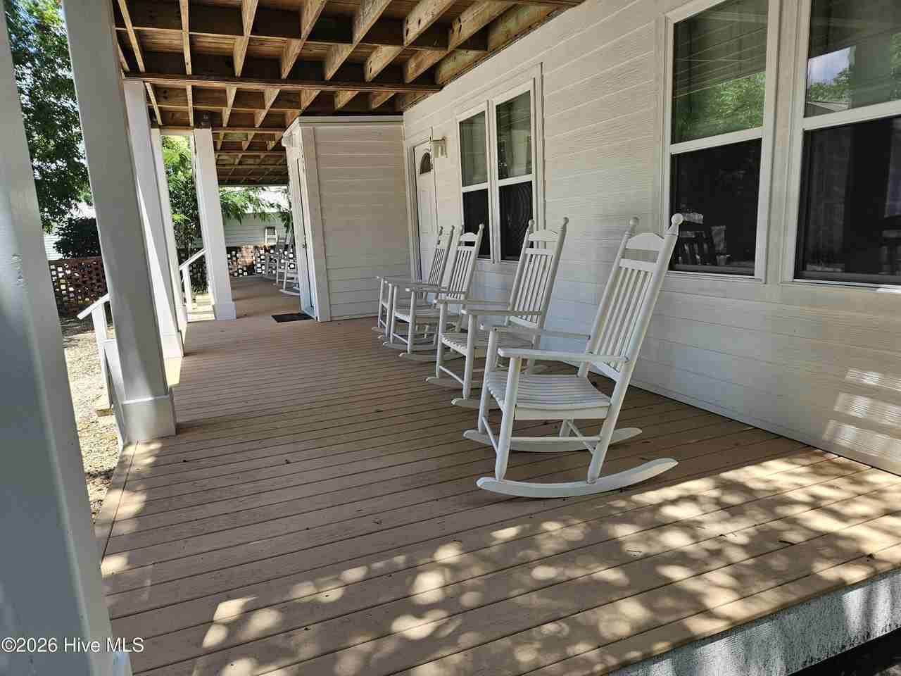 124 Sunset Ln - Photo 2 of 10