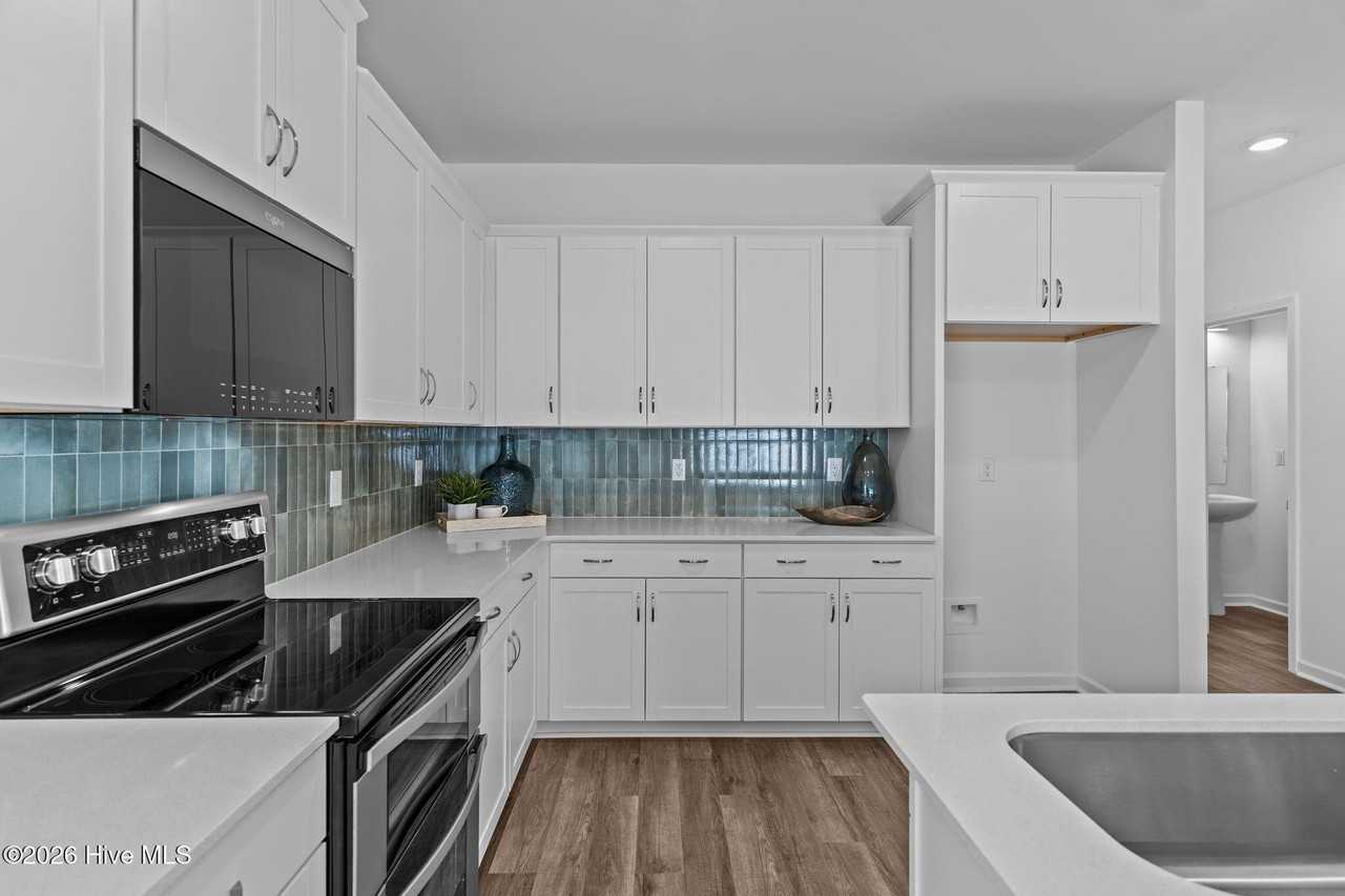 7149 Fisk Dr Ne - Photo 4 of 17