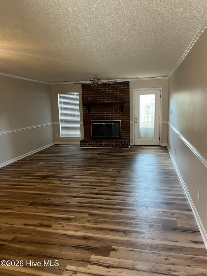 46 Upton Ct - Photo 2 of 13