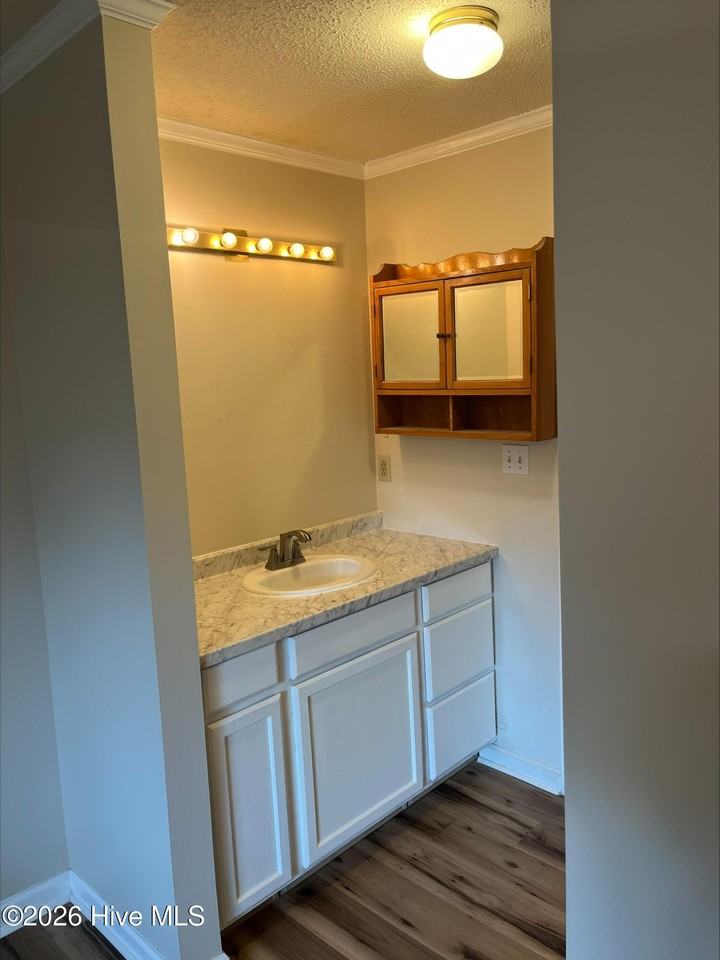 46 Upton Ct - Photo 5 of 13