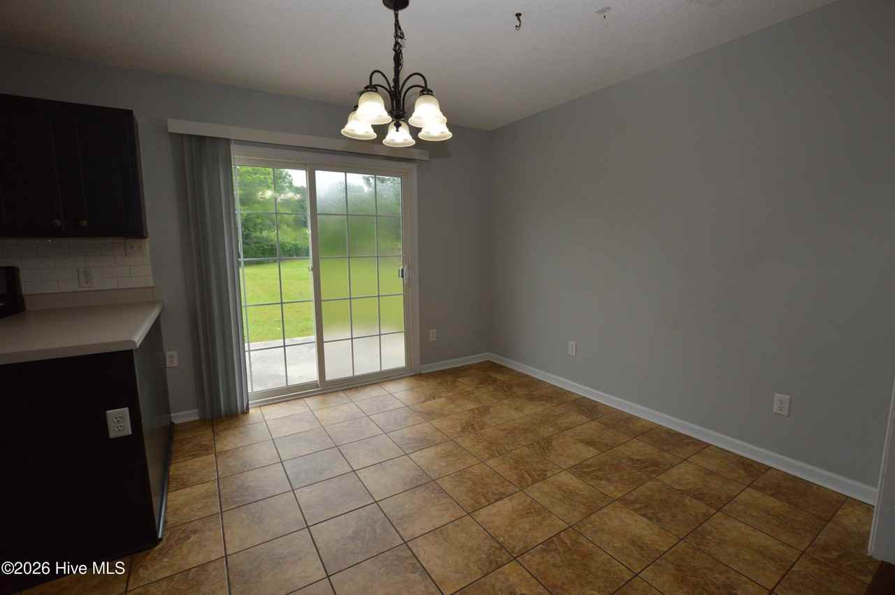 107 Esquire Dr - Photo 4 of 25