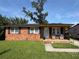 featured image of 245 Scarborough St