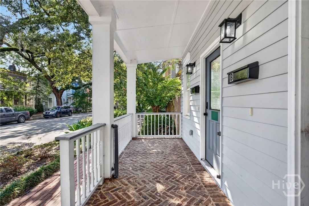 221 W Duffy St #A - Photo 7 of 42