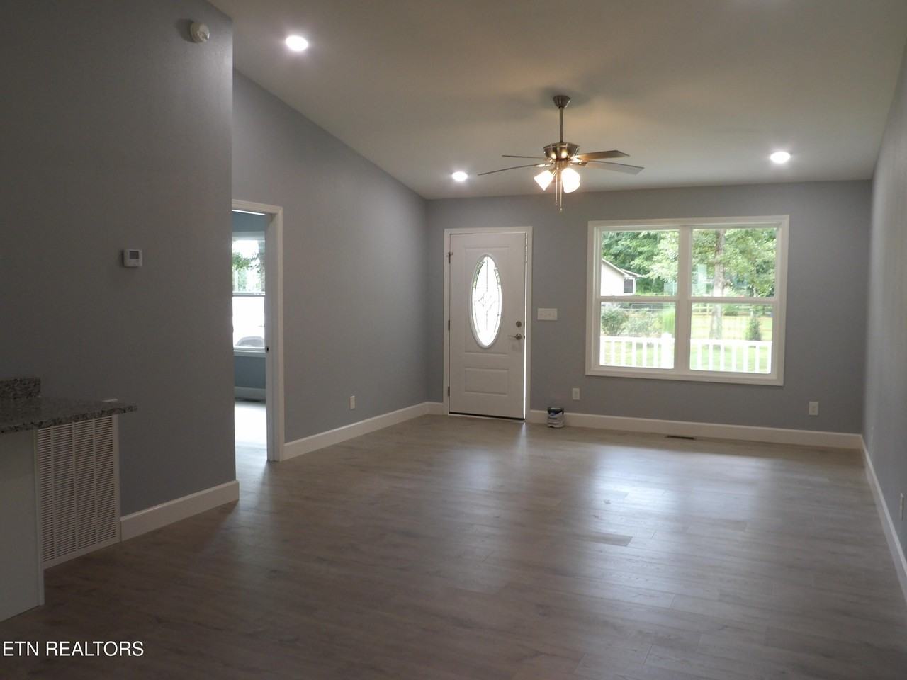 707 Oneida Ln - Photo 4 of 26